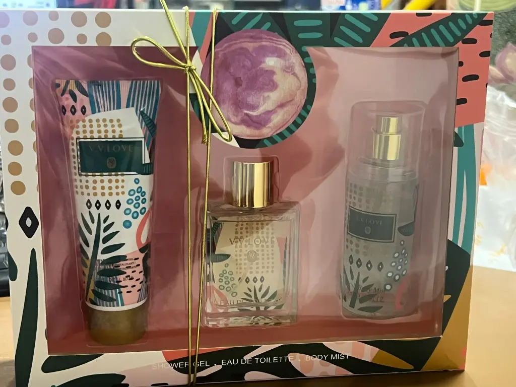 Coffret V.V.LOVE Brume 100ml EDT 50ml GD 80ml V.VLOVE